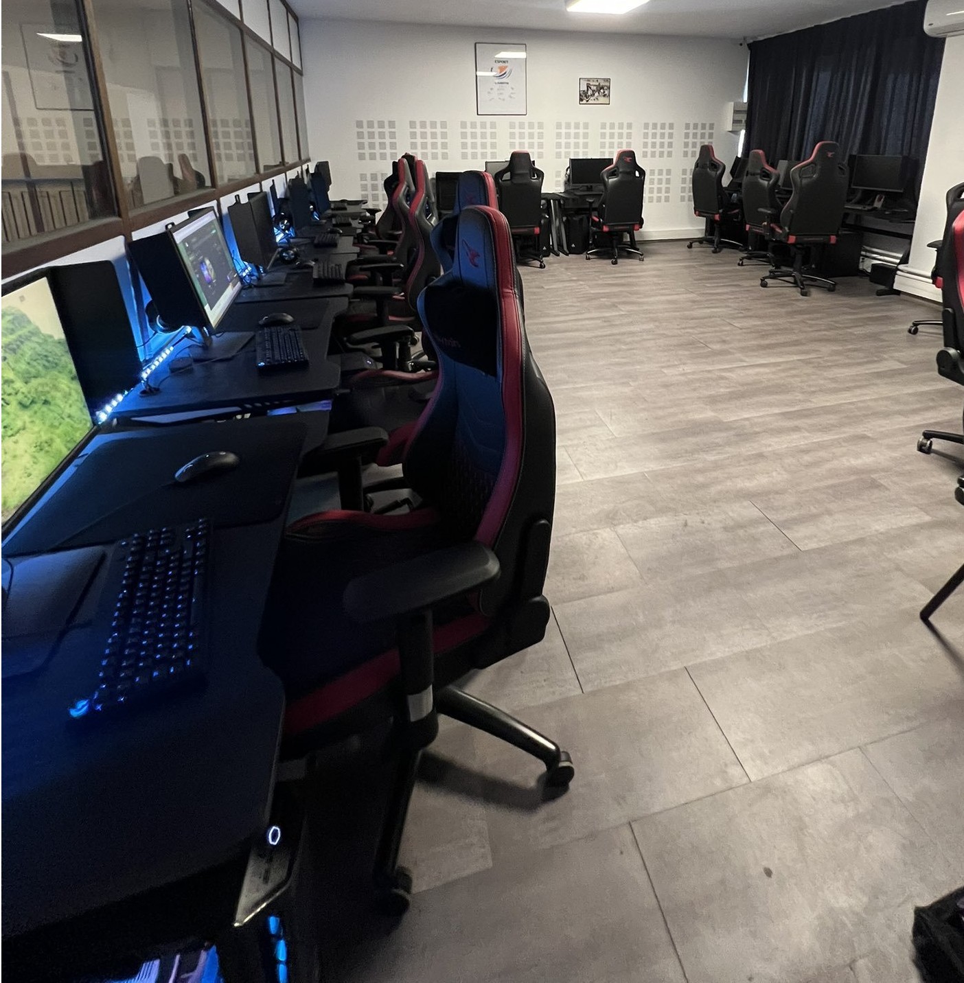 SALLE ESPORT carre